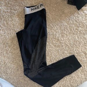Women’s black nike pro dri-fit leggings